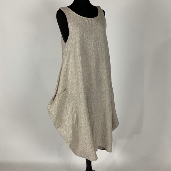 Oversize ojo de bujo linen dress - Picture 2 of 8